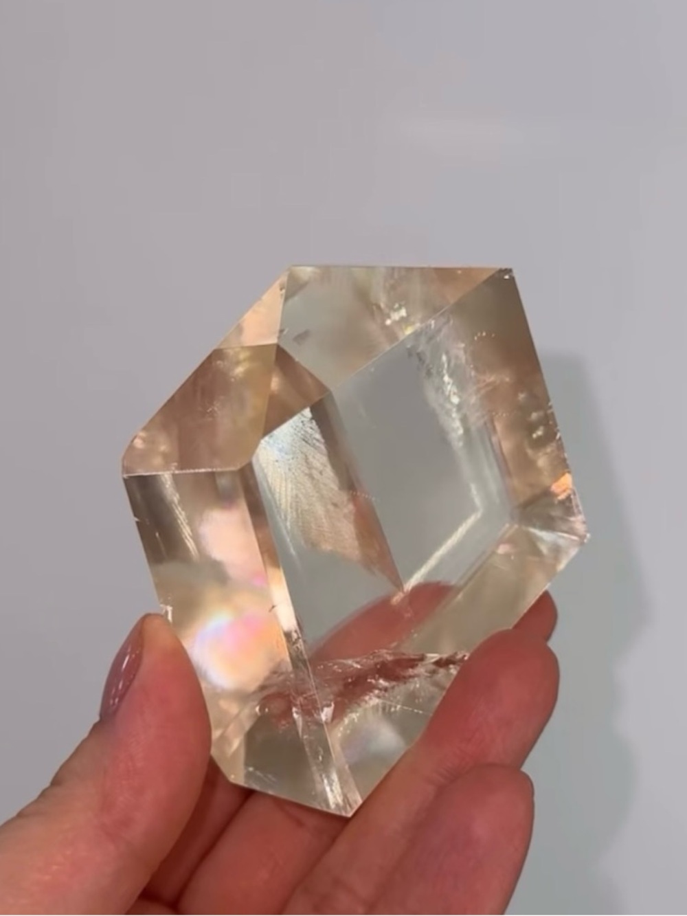 Optical Calcite with Rainbows